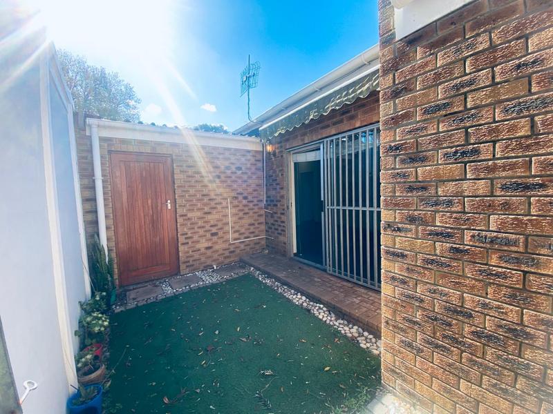 To Let 2 Bedroom Property for Rent in De La Haye Western Cape